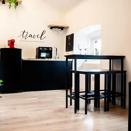 Enjoy In The Center Apartment